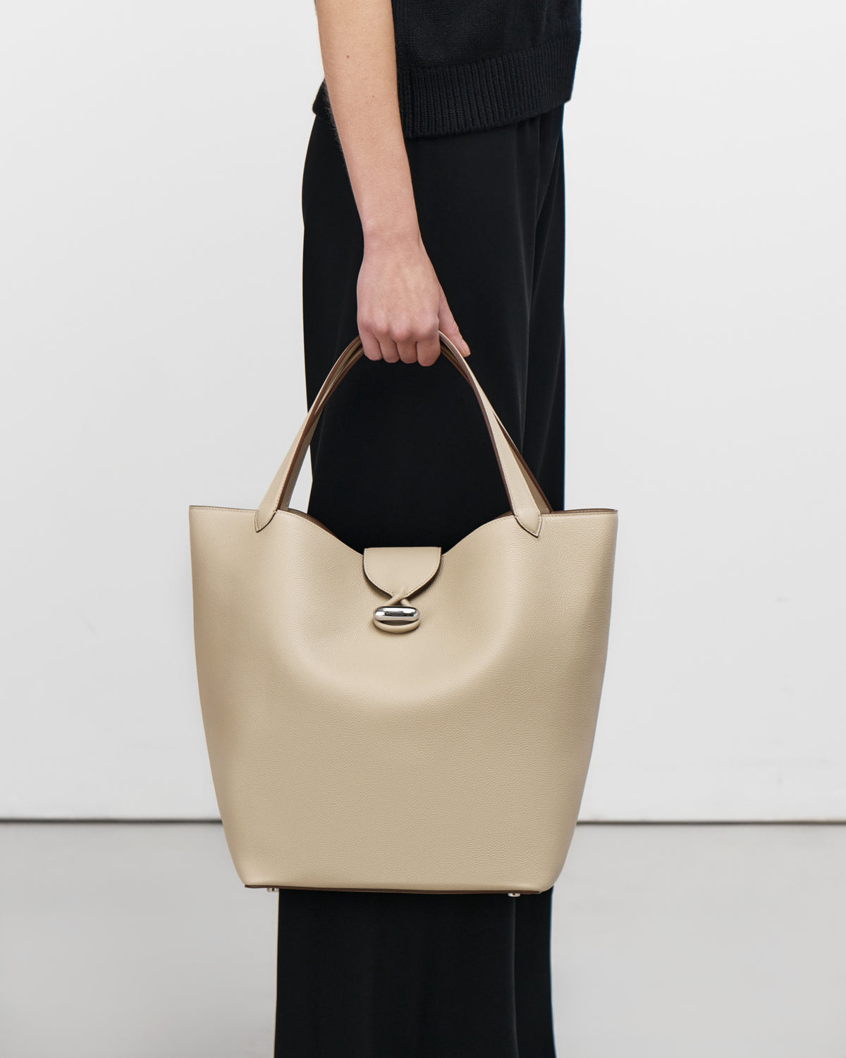 Anello Tote in Milled Leather